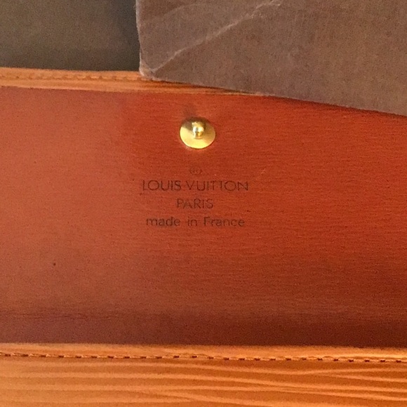 Louis Vuitton Brown Epi Wallet - Picture 5 of 16